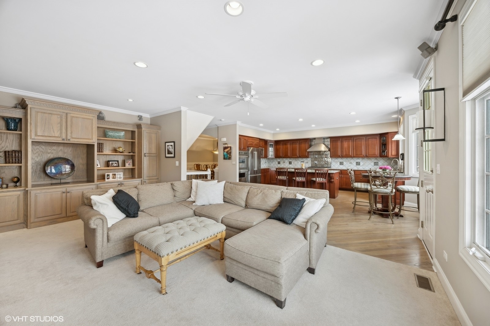 2110 LILLIAN Lane