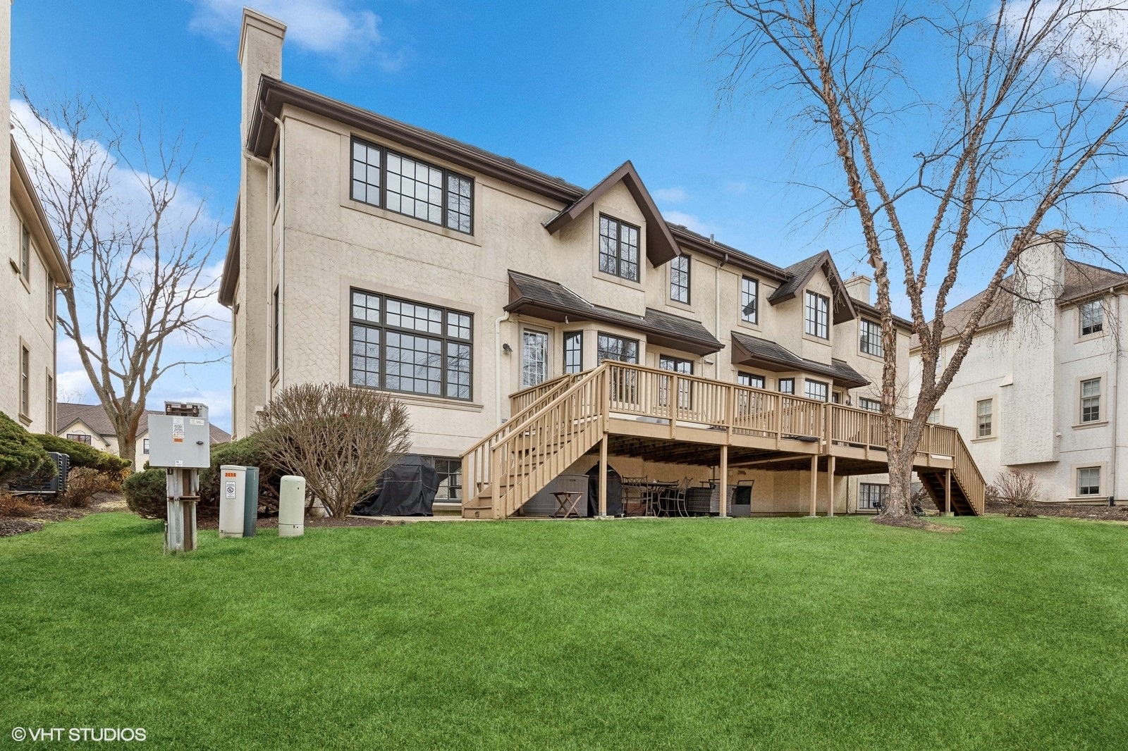 2110 LILLIAN Lane