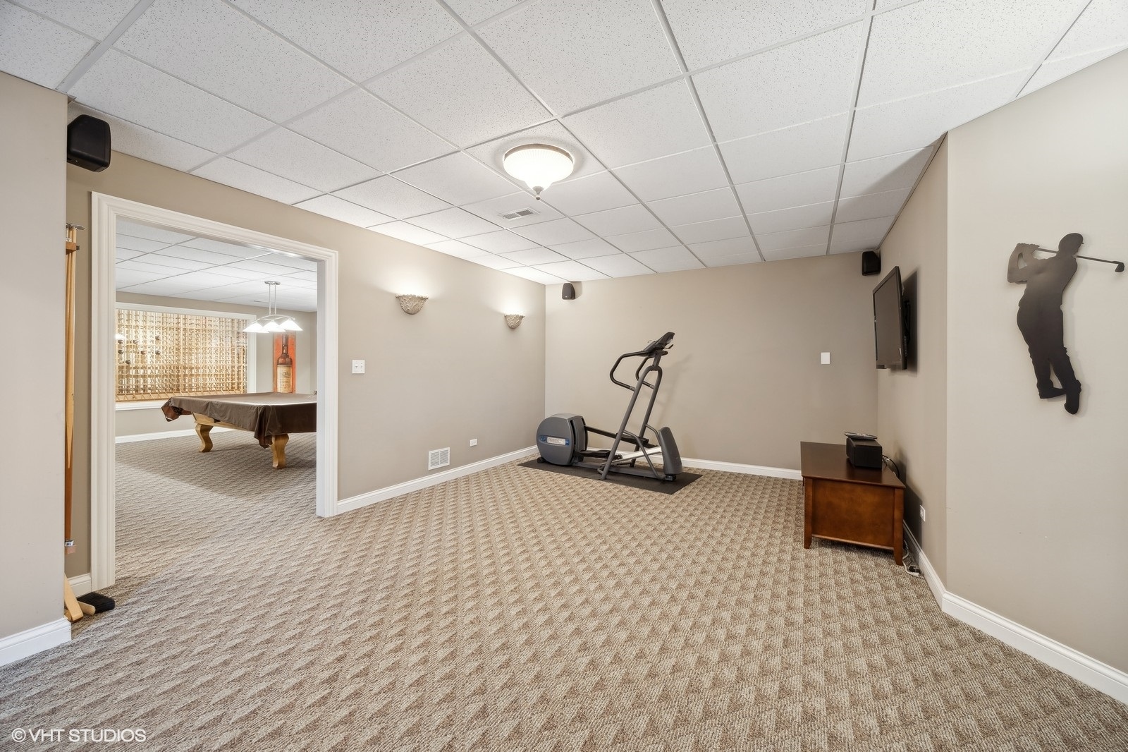 2110 LILLIAN Lane