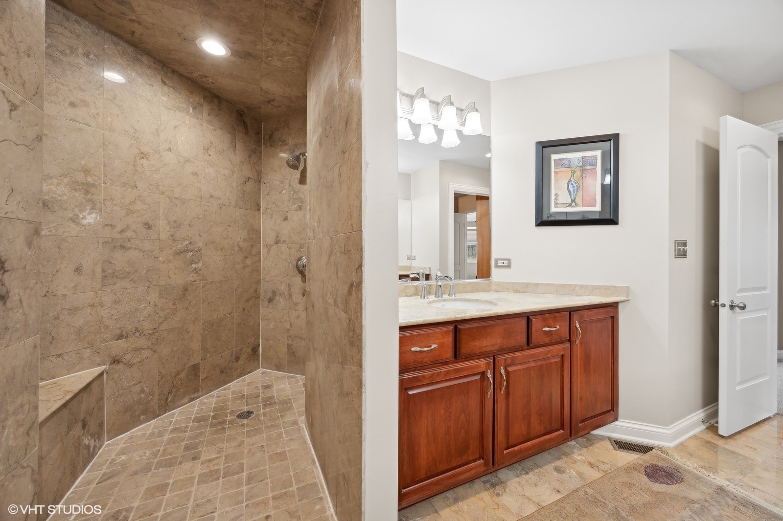 2110 LILLIAN Lane