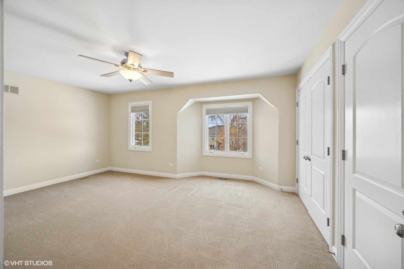 2110 LILLIAN Lane