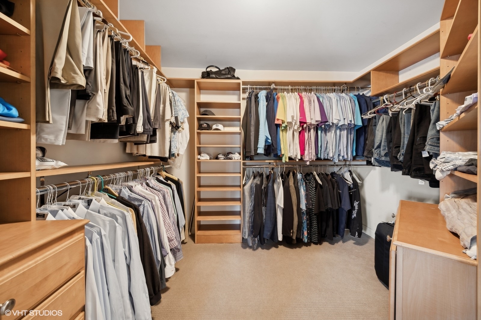 2110 LILLIAN Lane