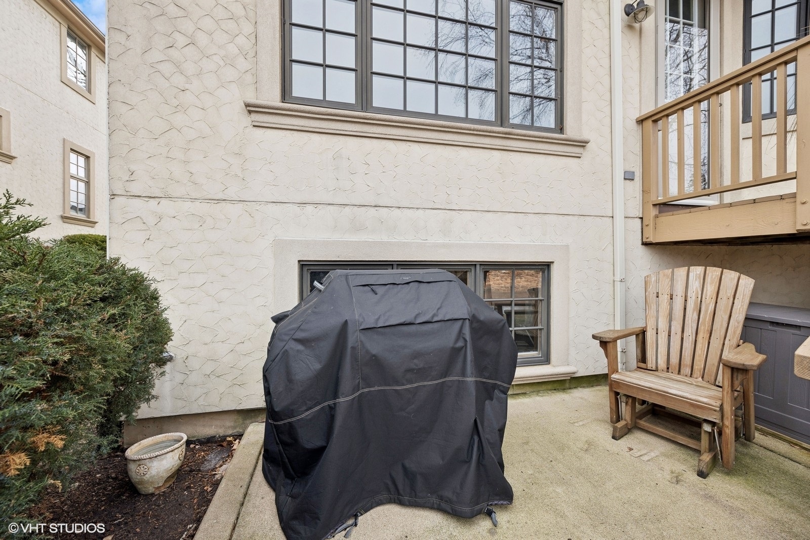 2110 LILLIAN Lane