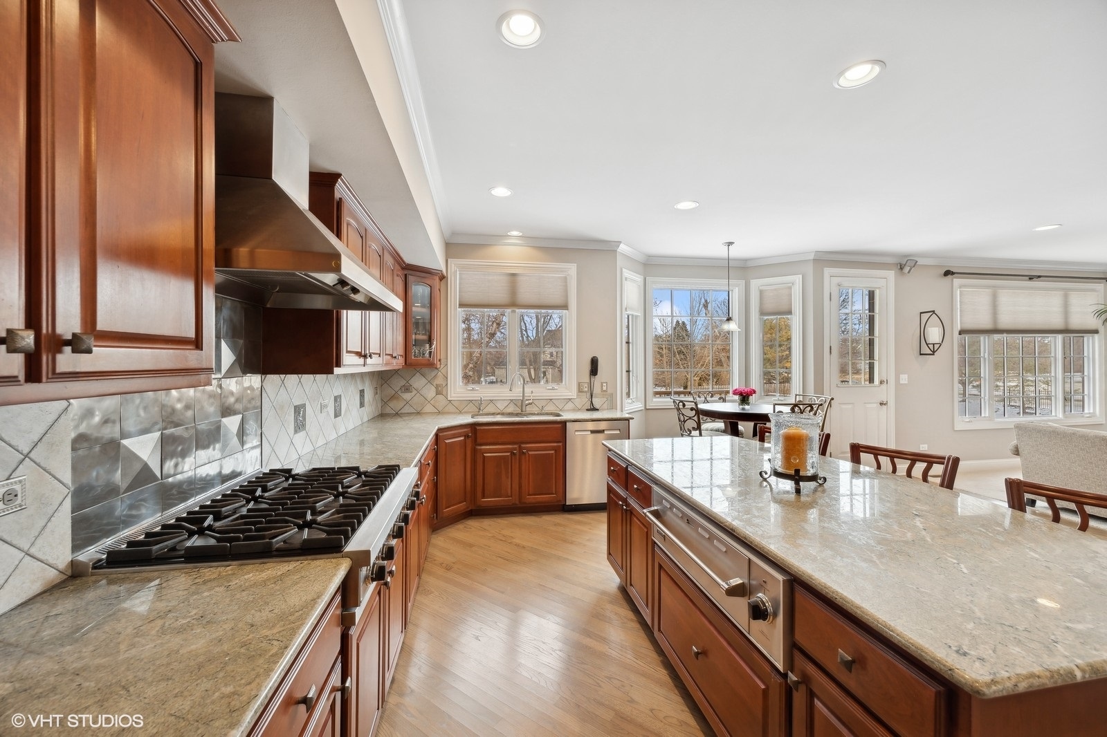 2110 LILLIAN Lane