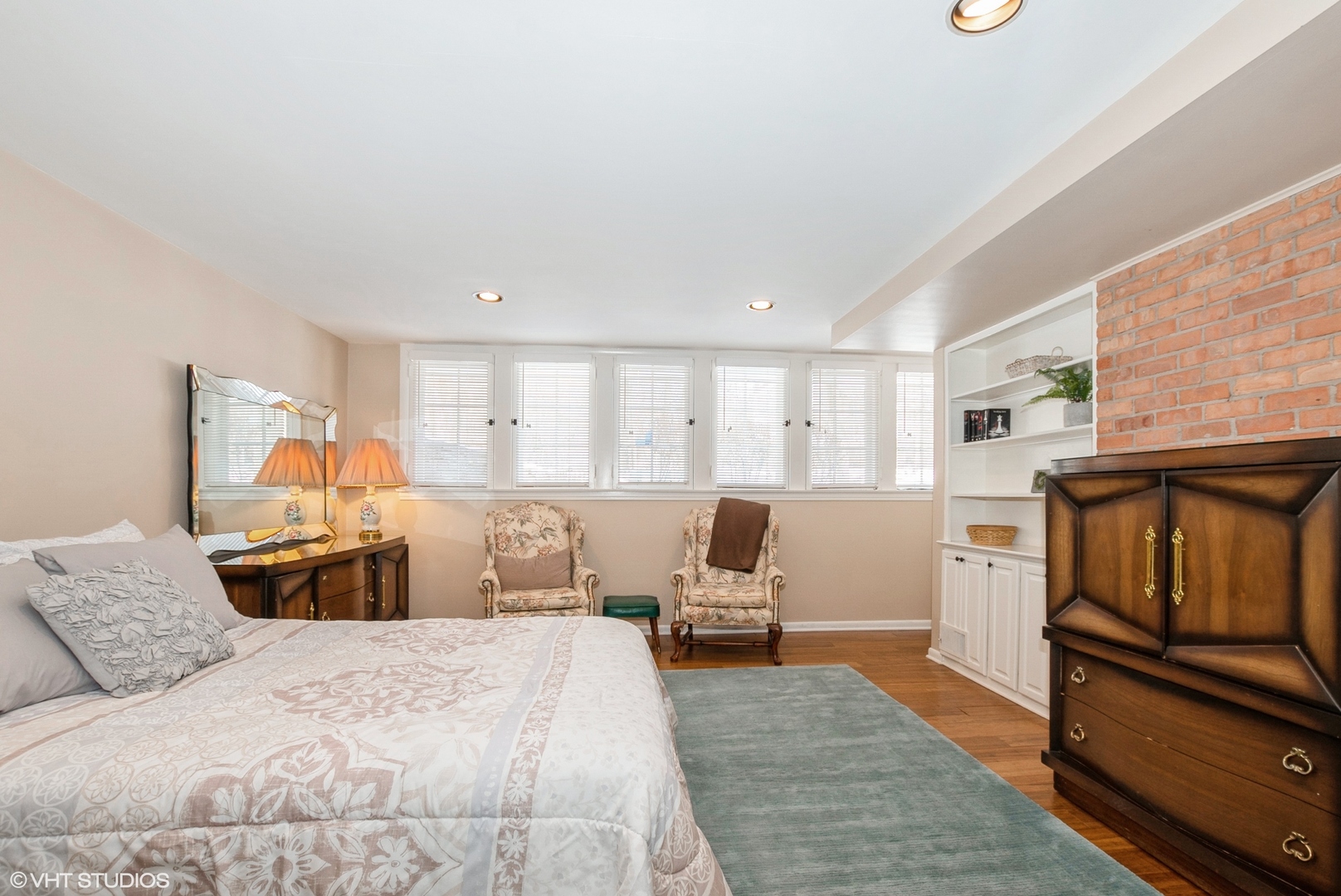 6401 Blackhawk Trail