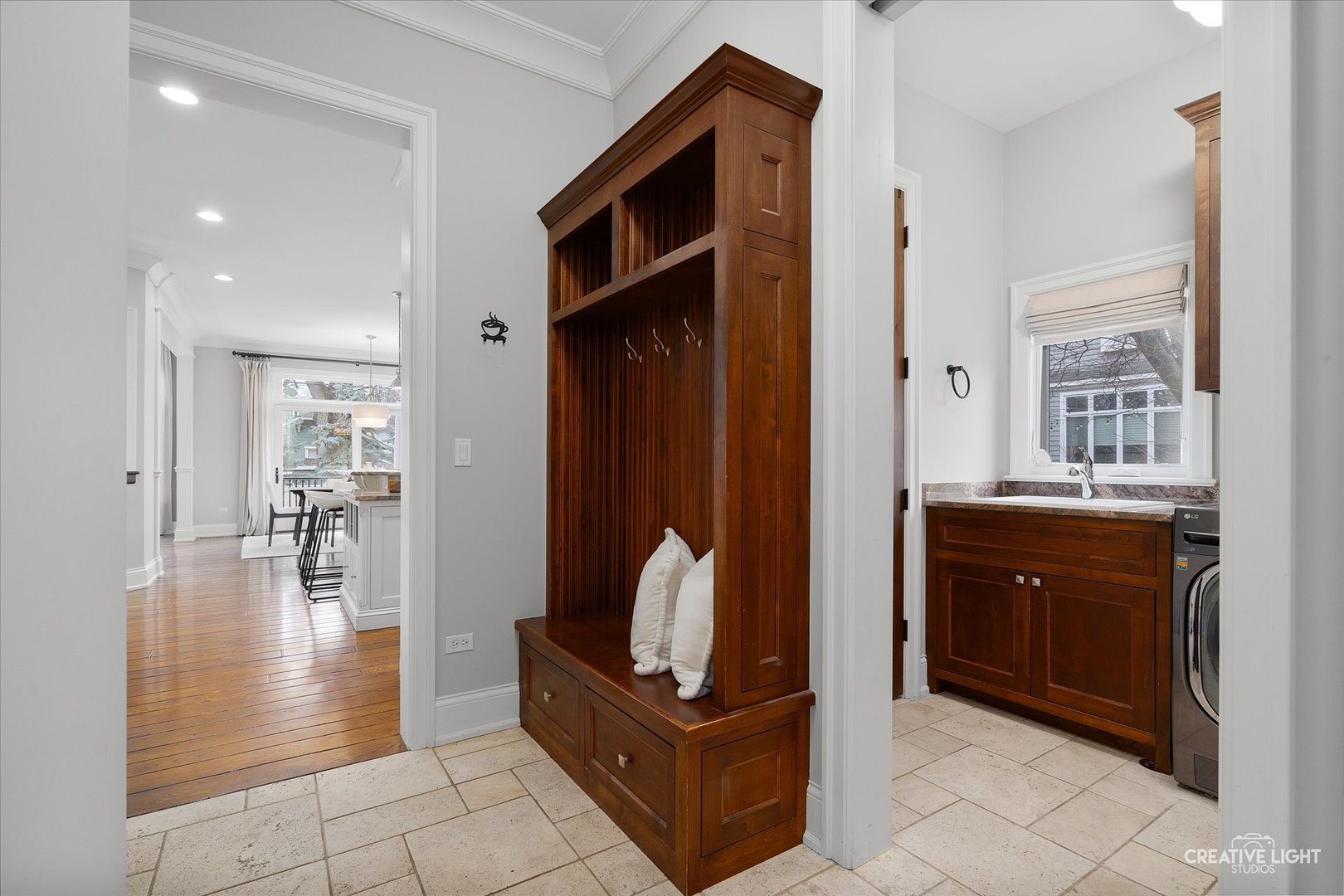 228 W Franklin Avenue
