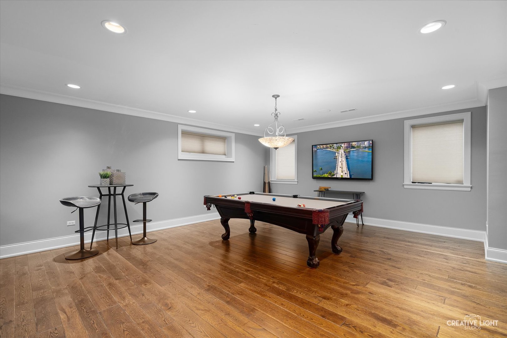 228 W Franklin Avenue