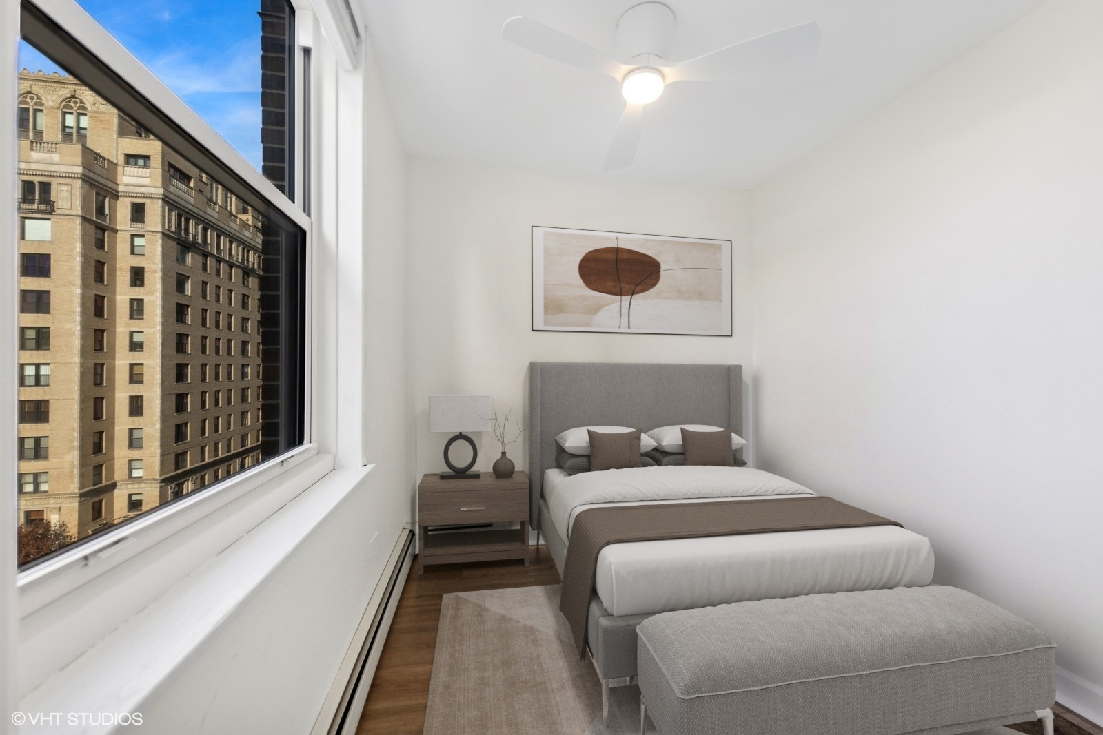 3033 N Sheridan Road Unit: 909