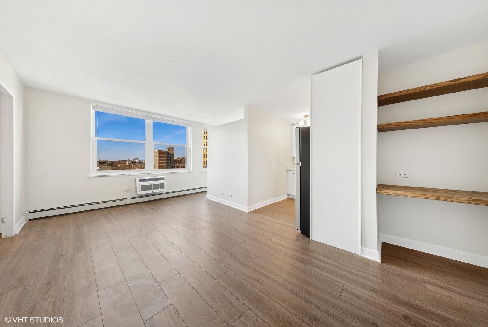 3033 N Sheridan Road Unit: 909