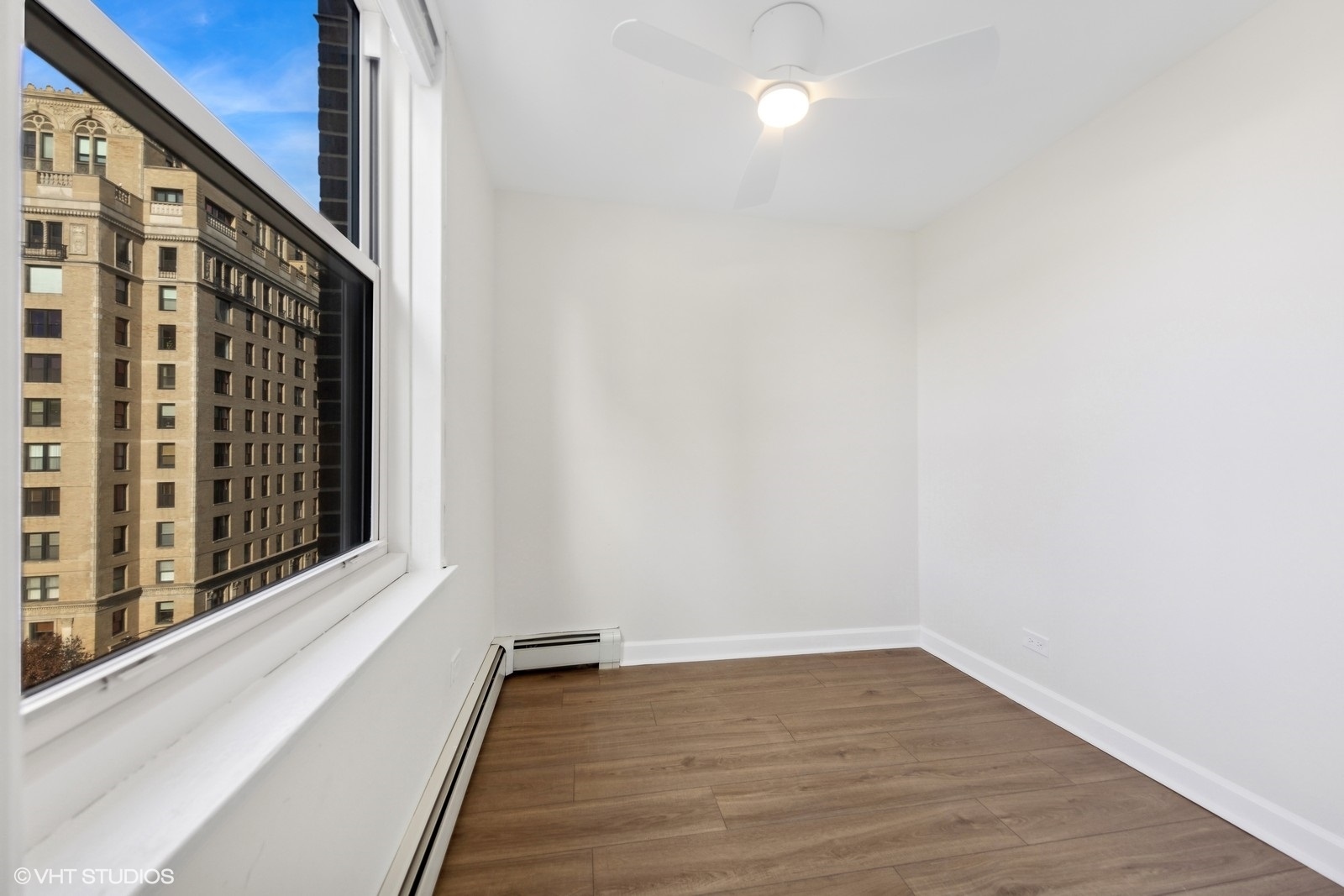 3033 N Sheridan Road Unit: 909