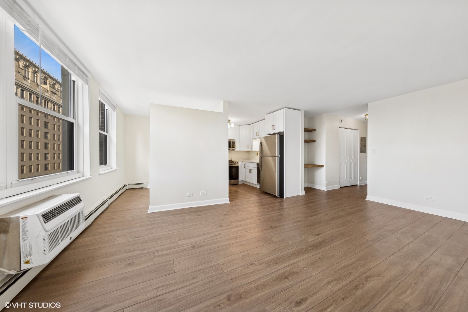 3033 N Sheridan Road Unit: 909