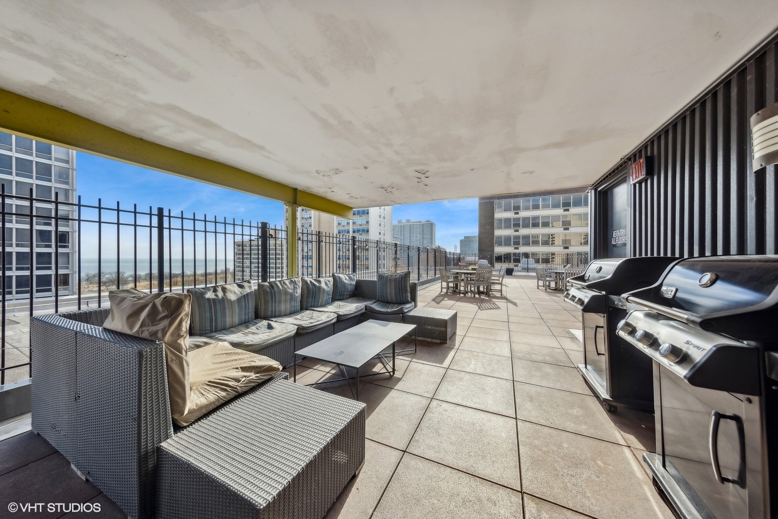 3033 N Sheridan Road Unit: 909