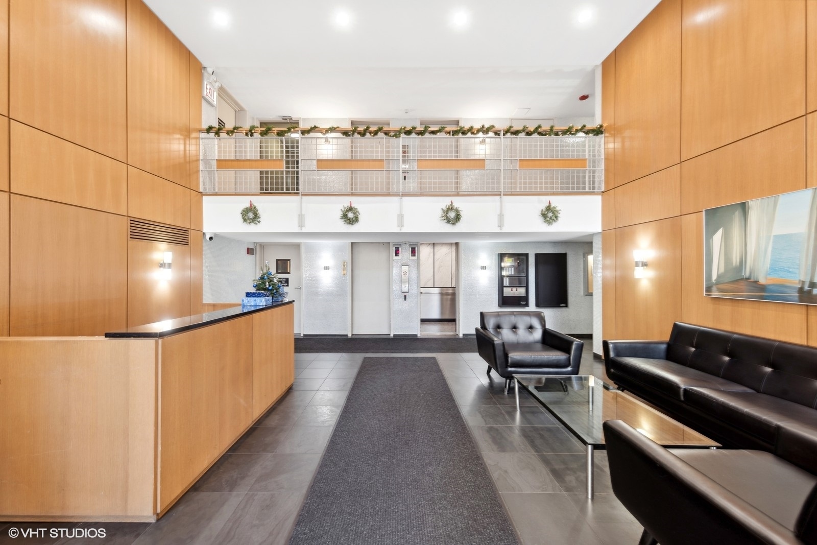 3033 N Sheridan Road Unit: 909