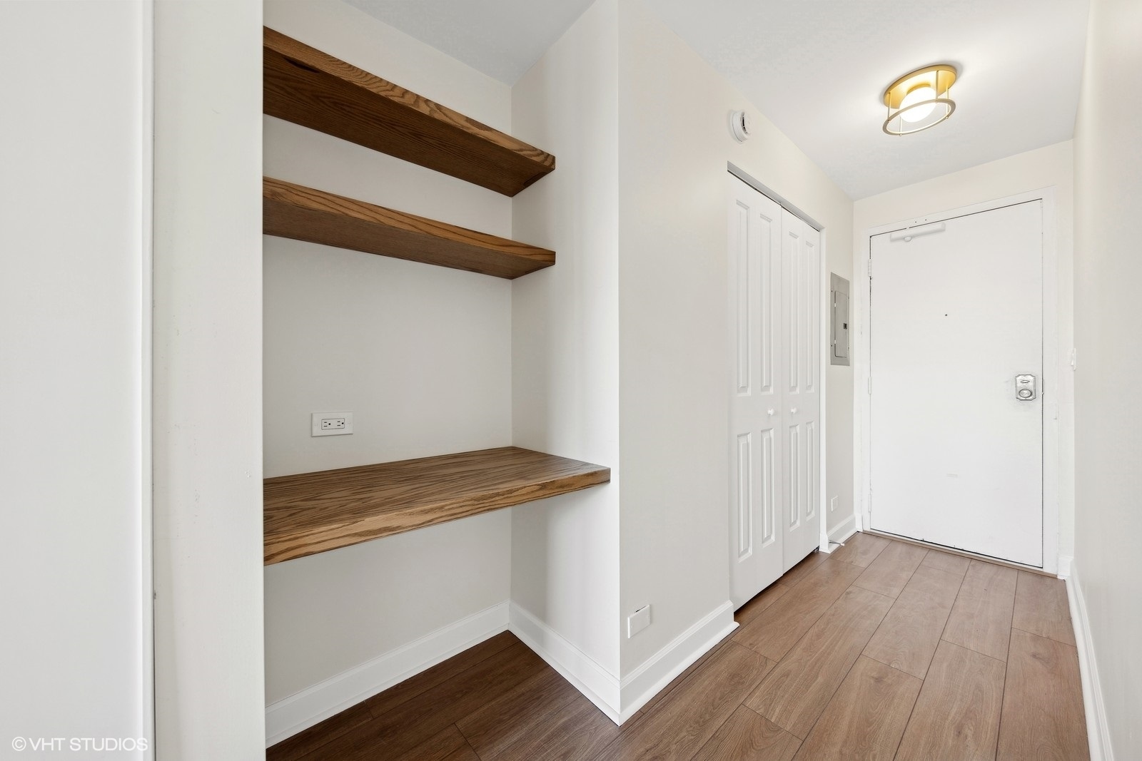 3033 N Sheridan Road Unit: 909