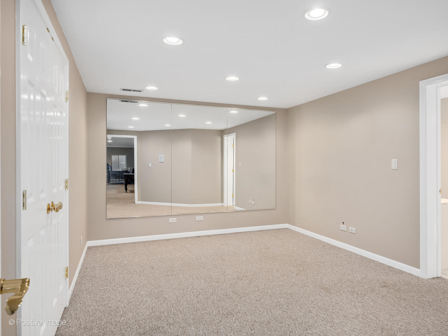 413 W 9th Street
