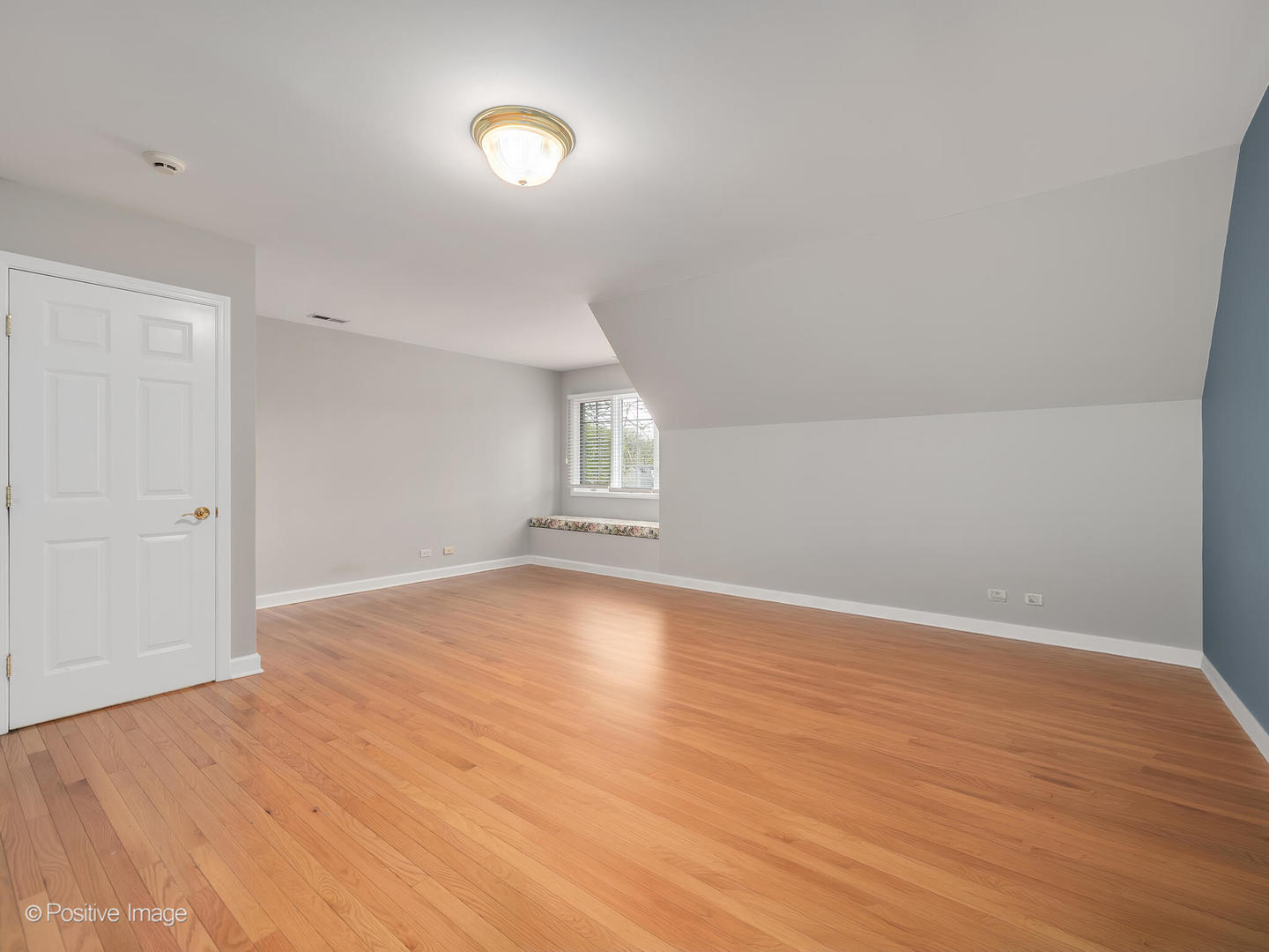 413 W 9th Street