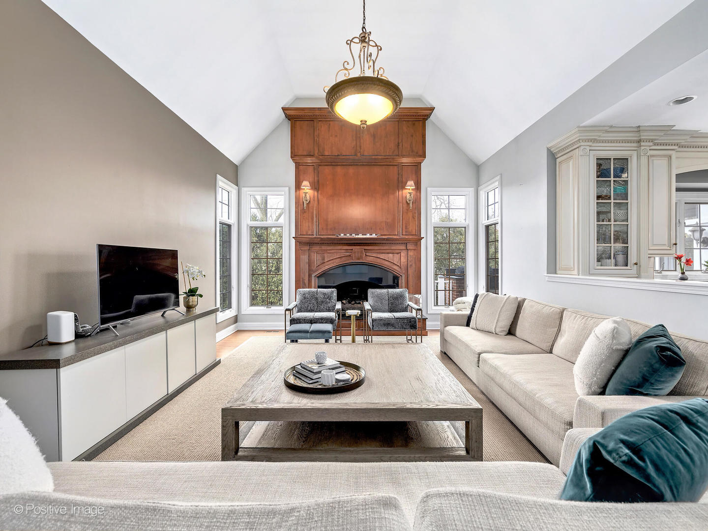 413 W 9th Street