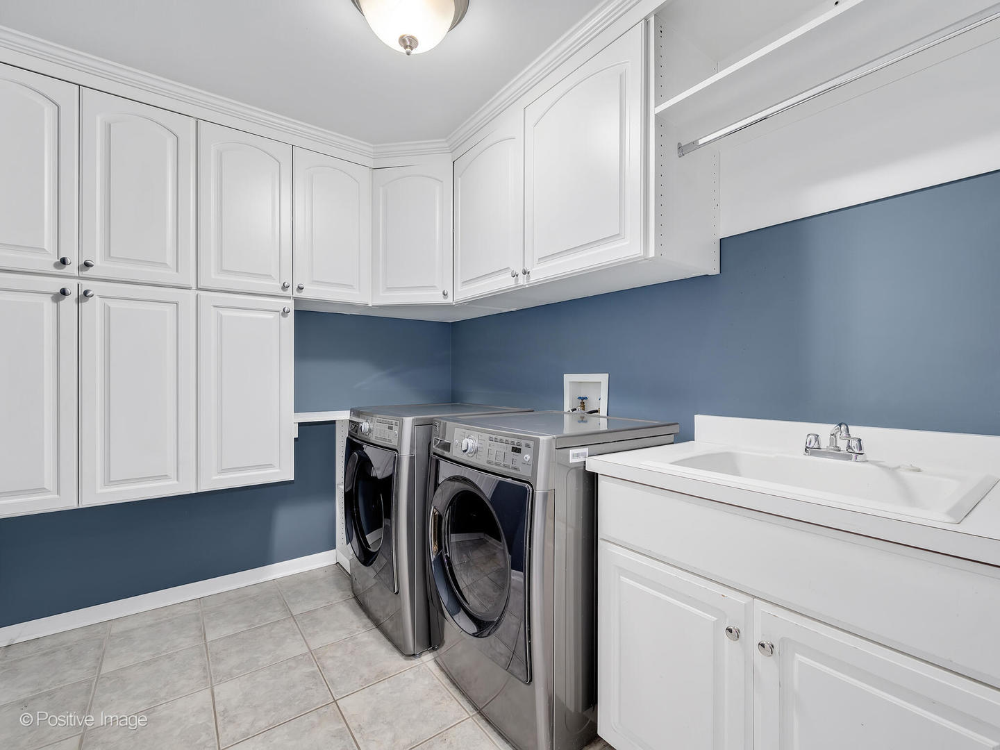 413 W 9th Street