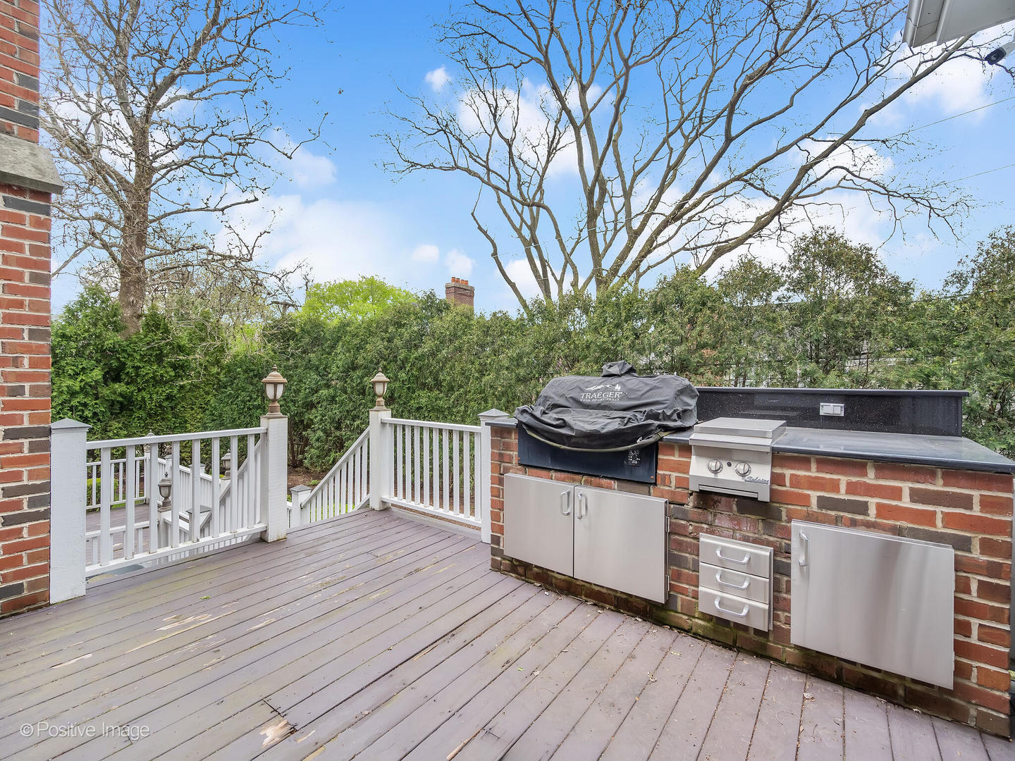 413 W 9th Street