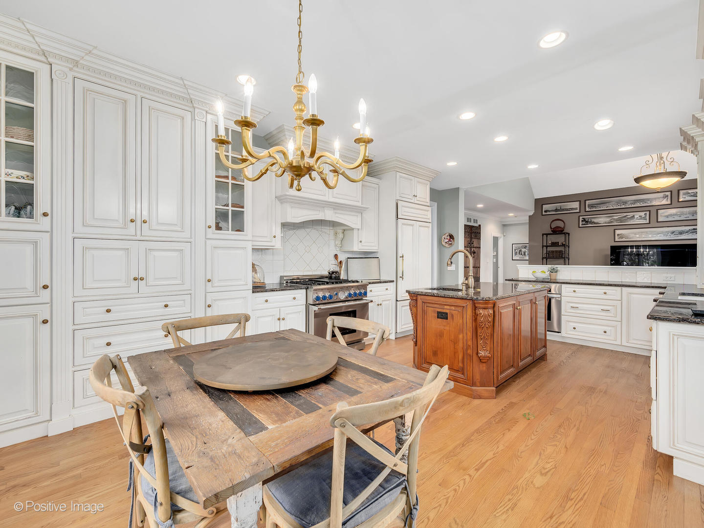 413 W 9th Street