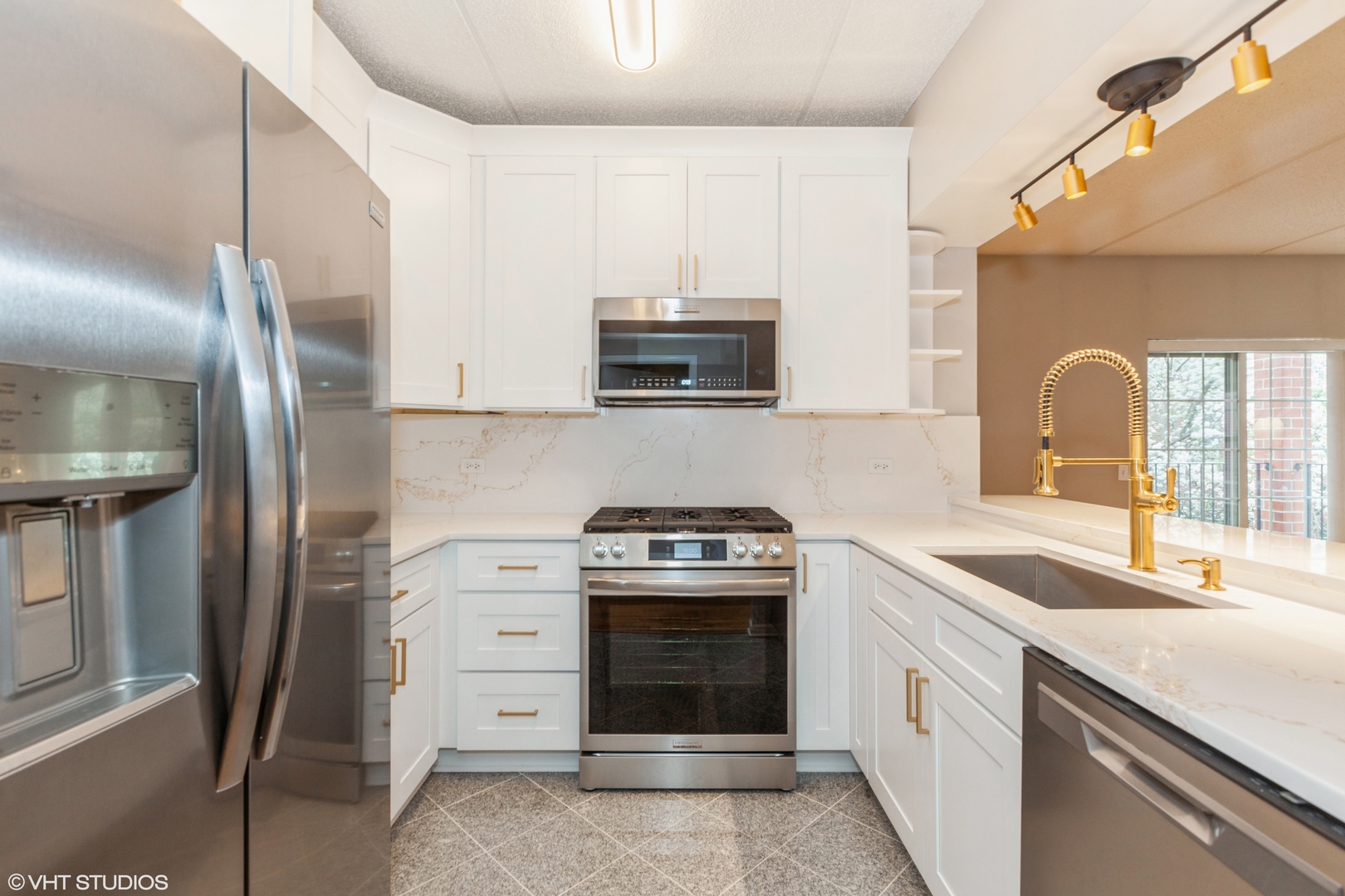 200 N ADDISON Avenue Unit: 304