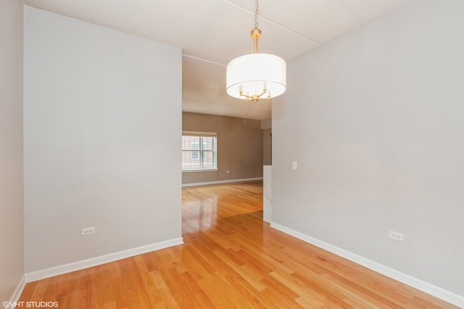 200 N ADDISON Avenue Unit: 304