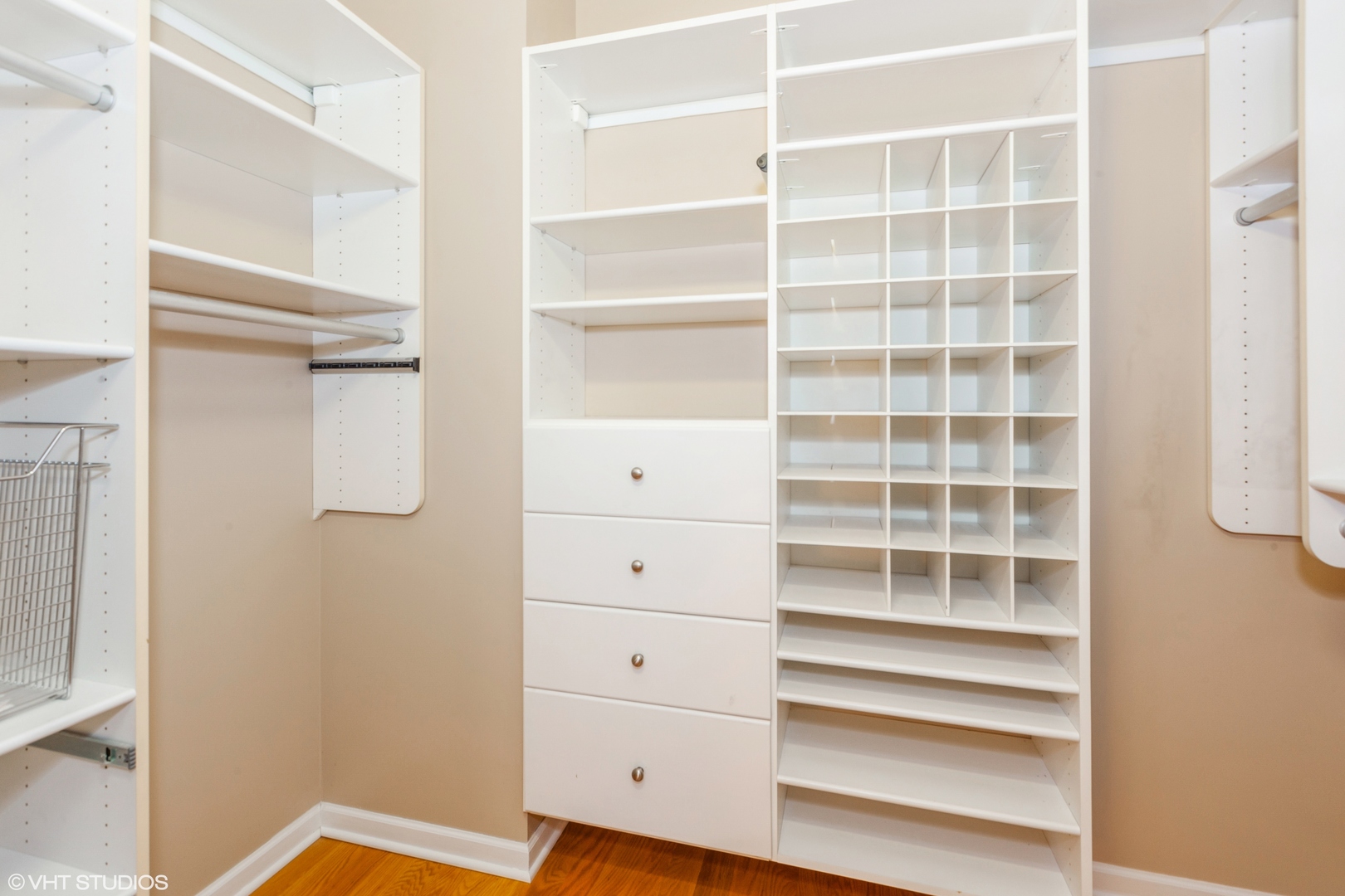 200 N ADDISON Avenue Unit: 304