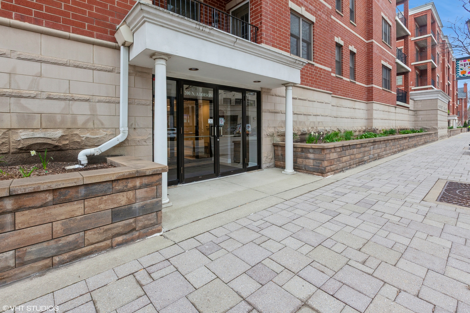 200 N ADDISON Avenue Unit: 304