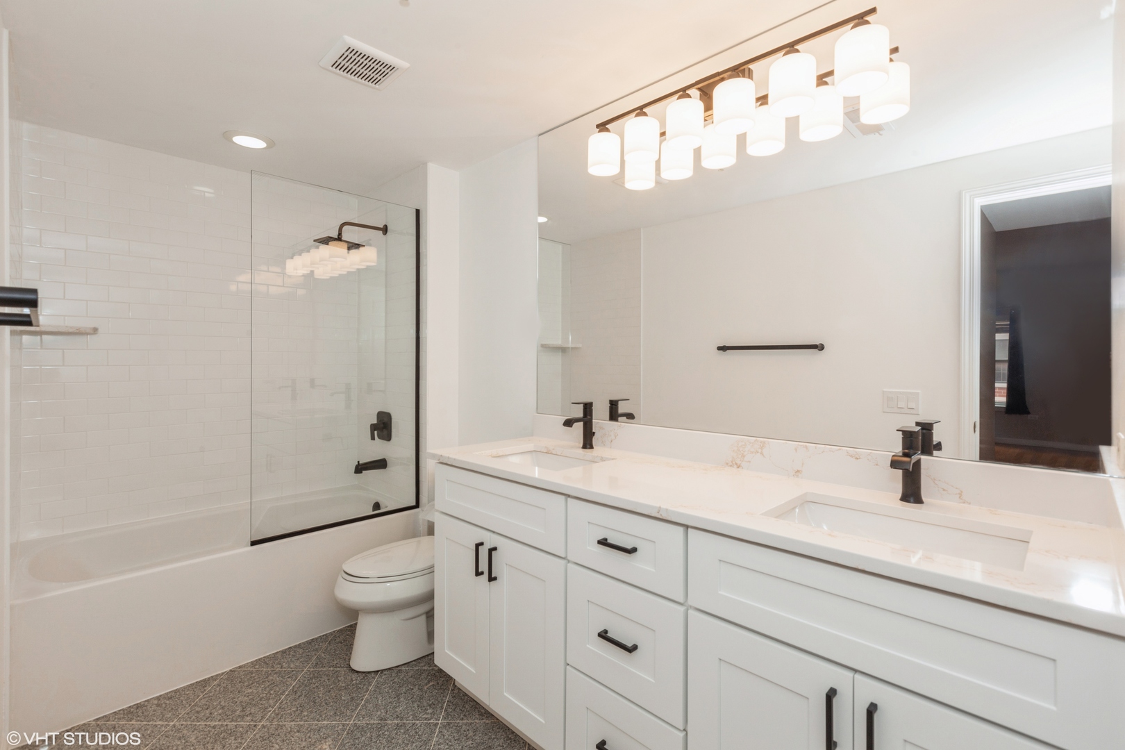 200 N ADDISON Avenue Unit: 304