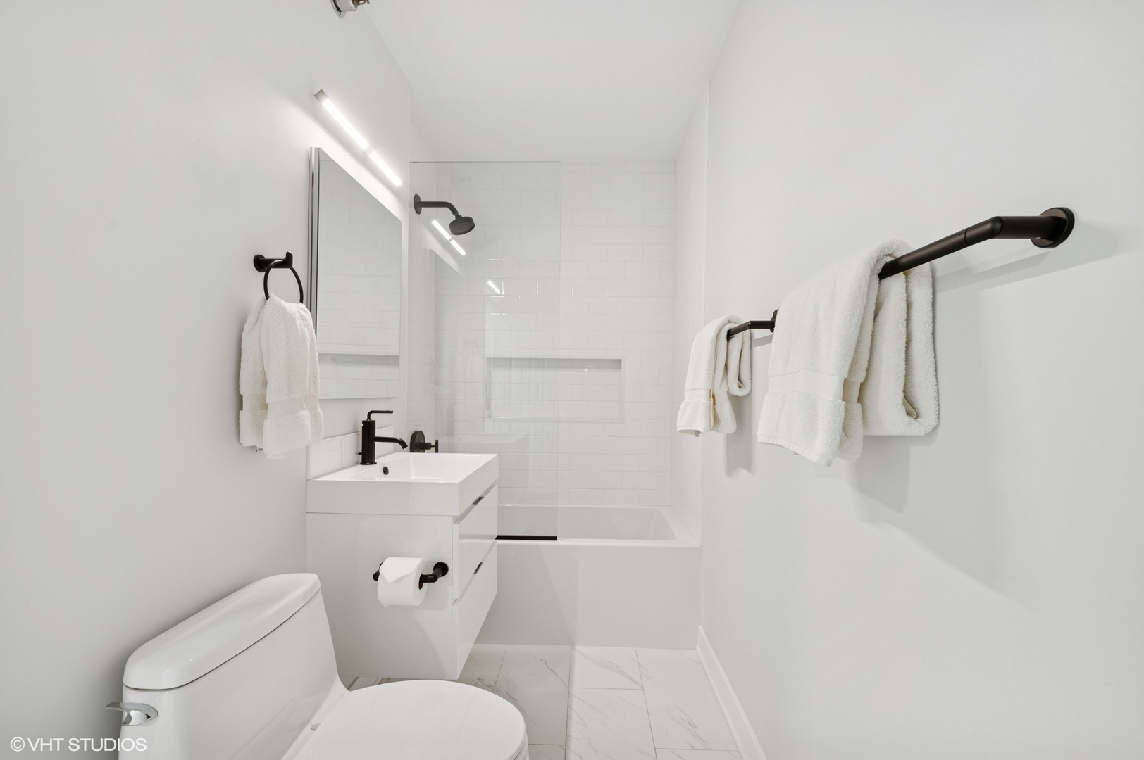 55 W Delaware Place Unit: 413