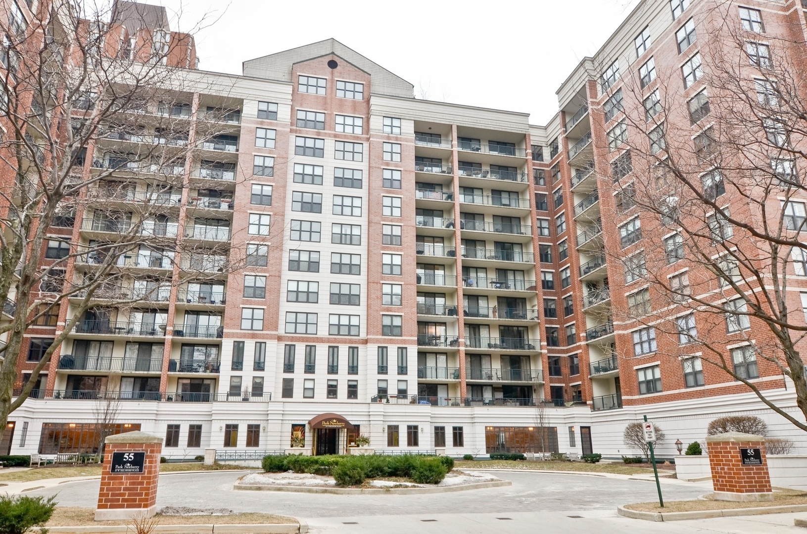 55 W Delaware Place Unit: 413