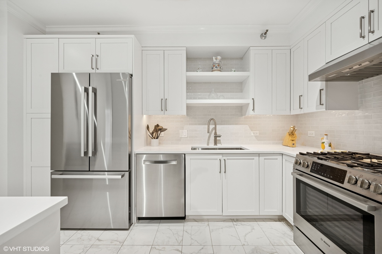 55 W Delaware Place Unit: 413