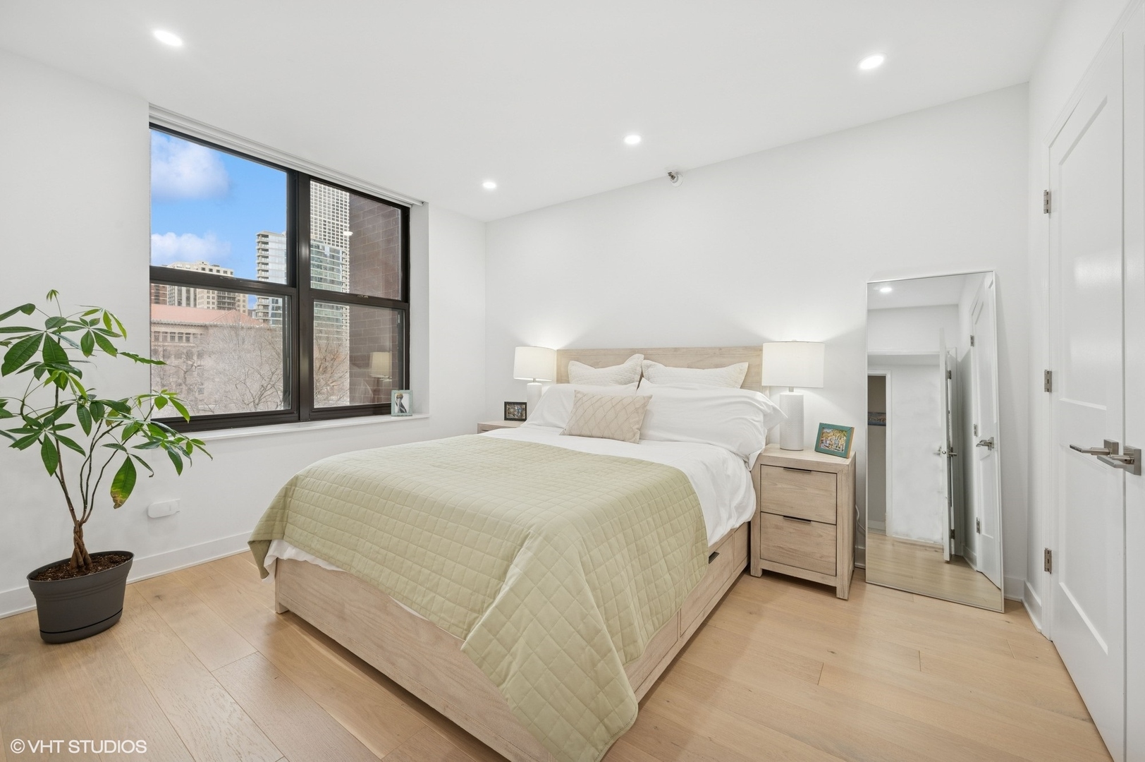 55 W Delaware Place Unit: 413