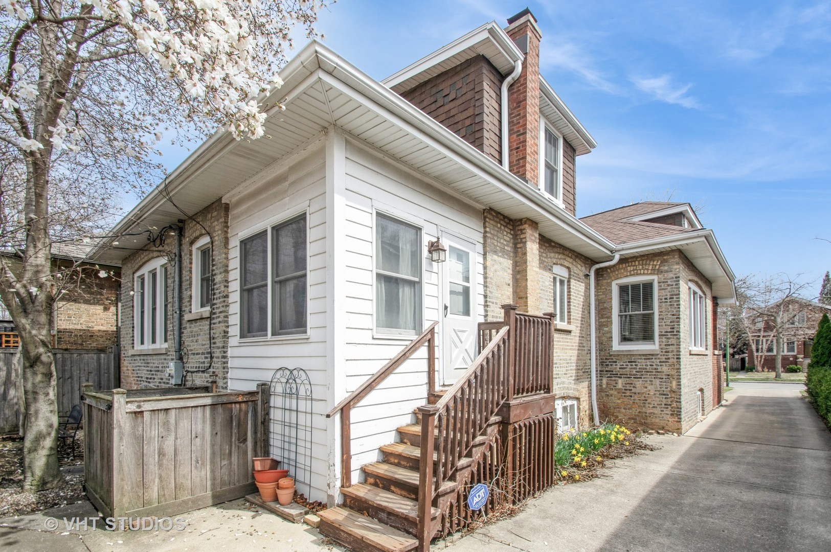 4440 N Mozart Street
