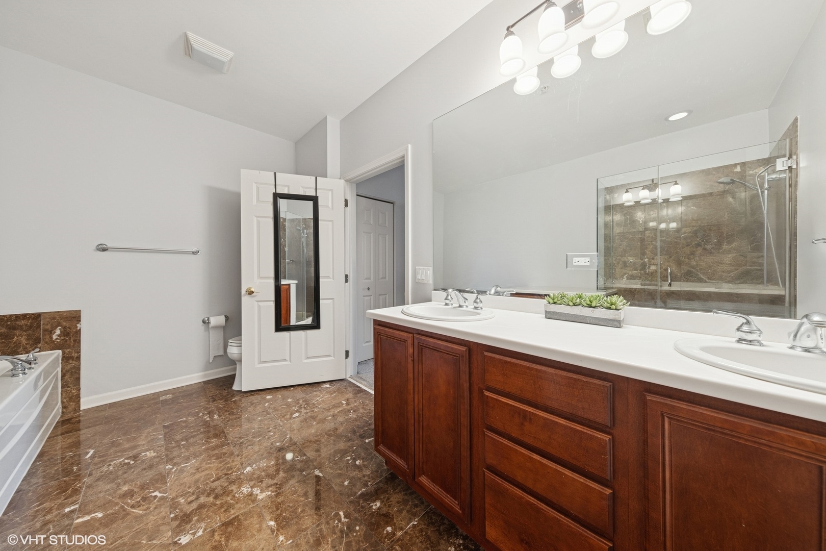 267 E Railroad Avenue Unit: 304