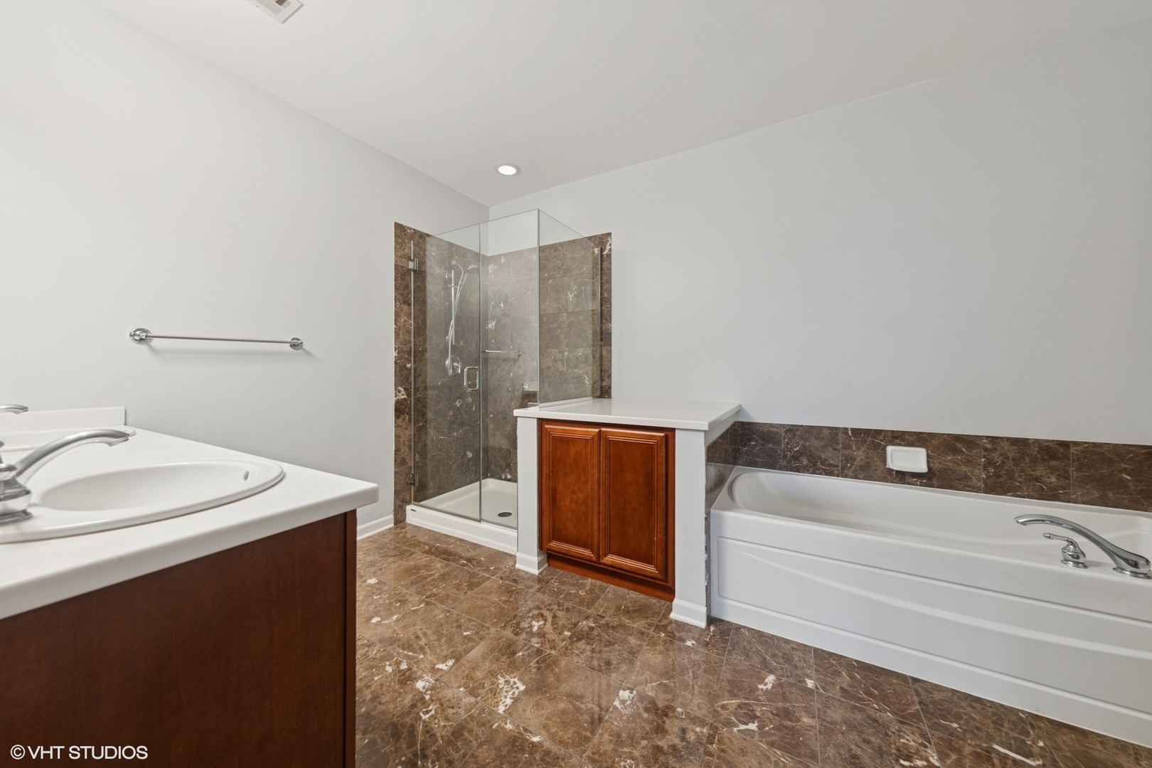 267 E Railroad Avenue Unit: 304