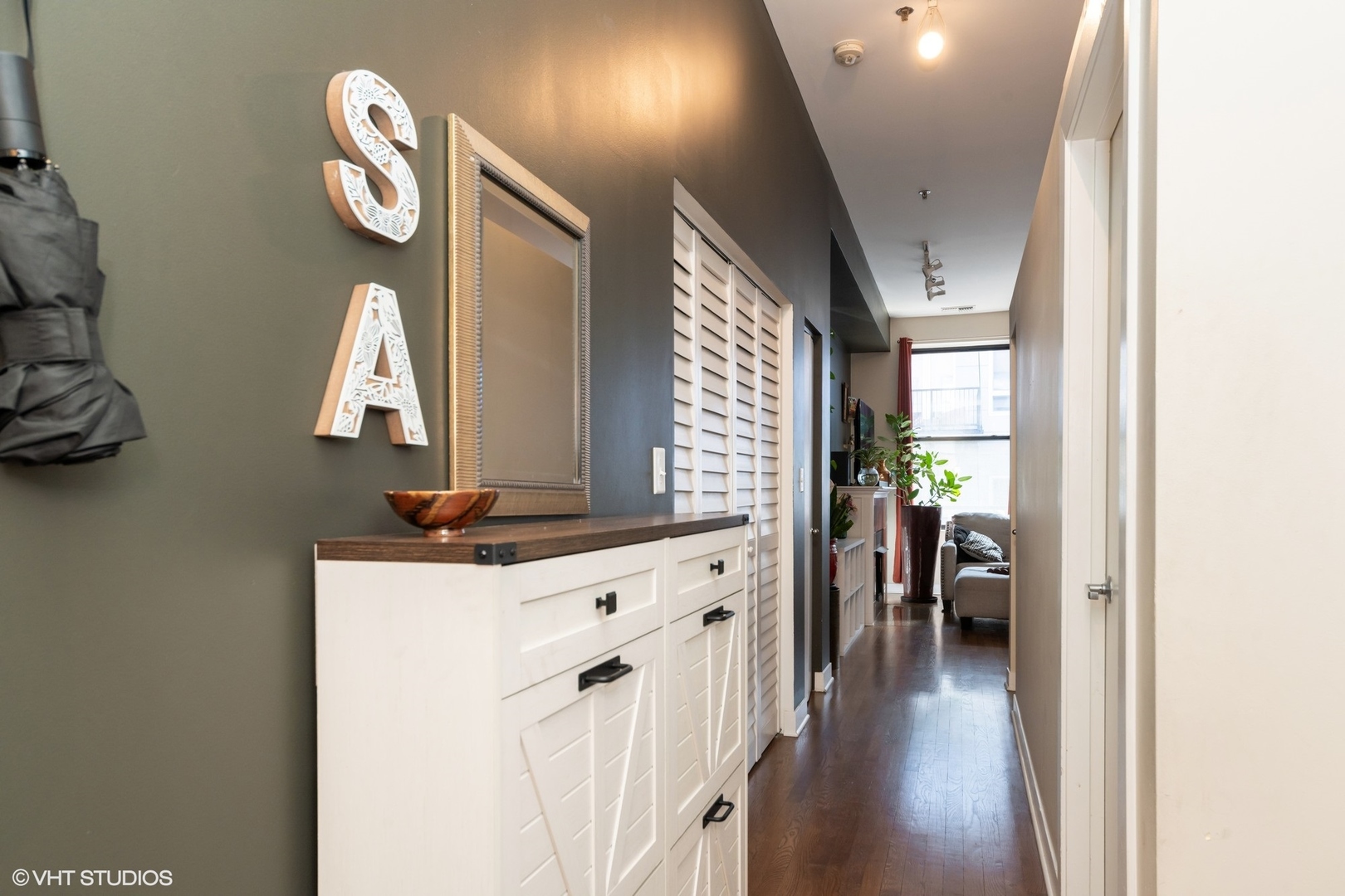 1 S Leavitt Street Unit: 306