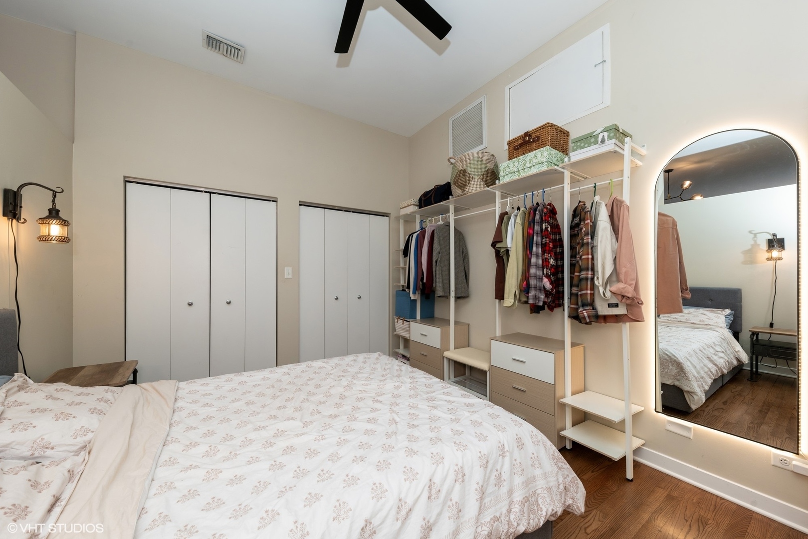 1 S Leavitt Street Unit: 306