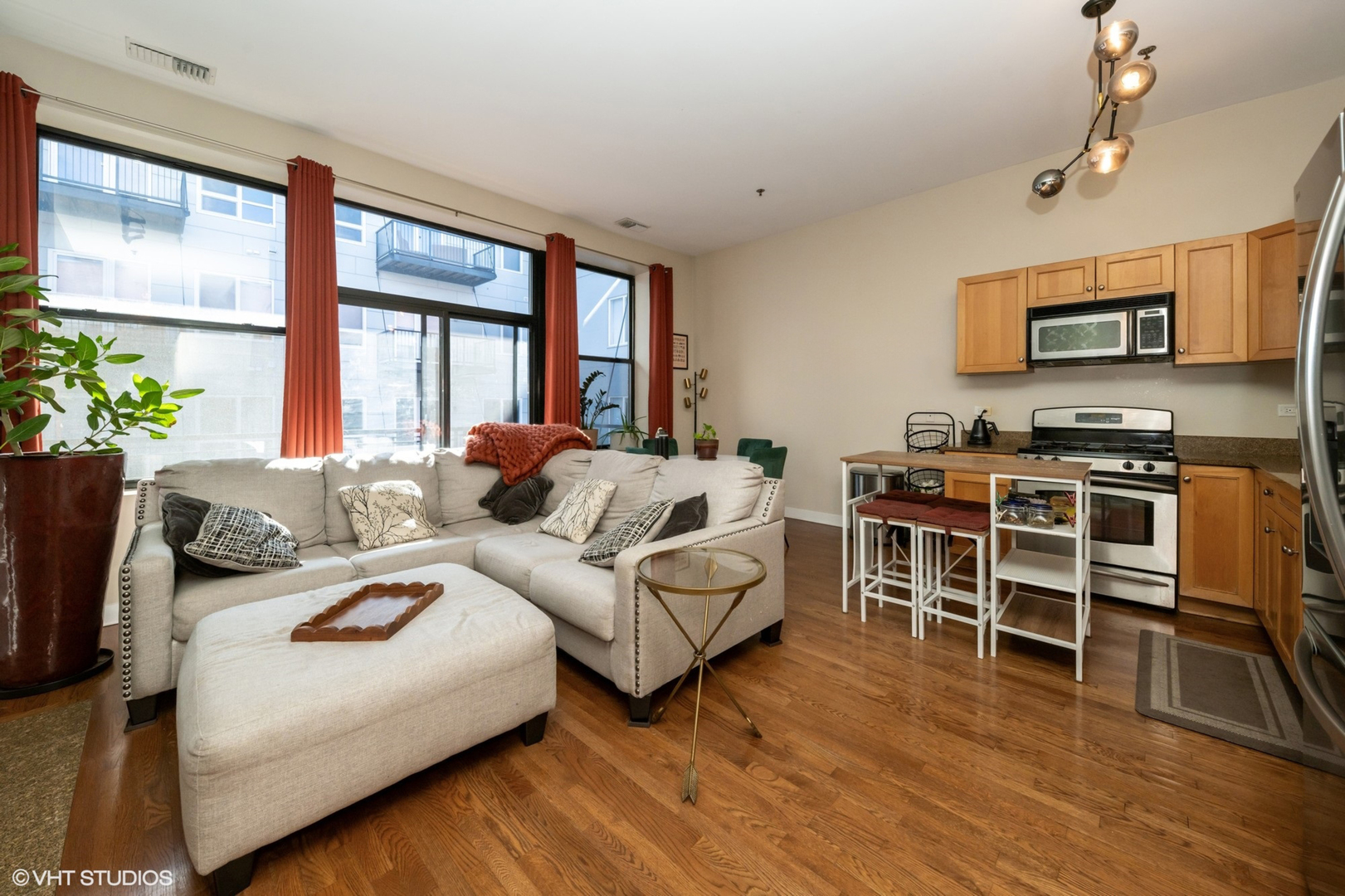 1 S Leavitt Street Unit: 306