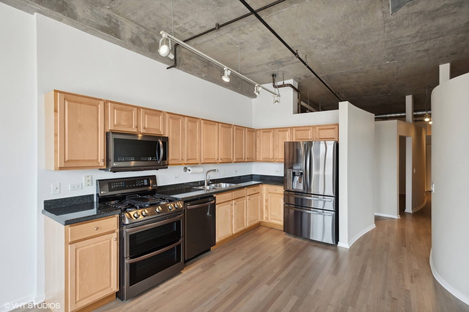 1000 W Adams Street Unit: 813