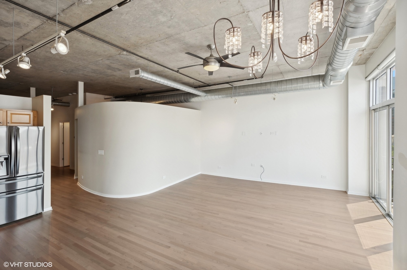 1000 W Adams Street Unit: 813