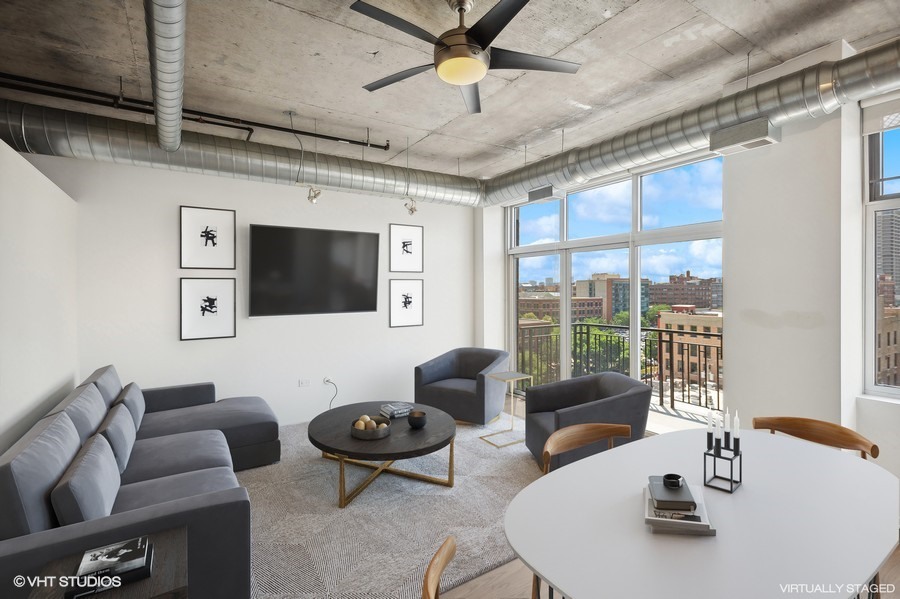 1000 W Adams Street Unit: 813