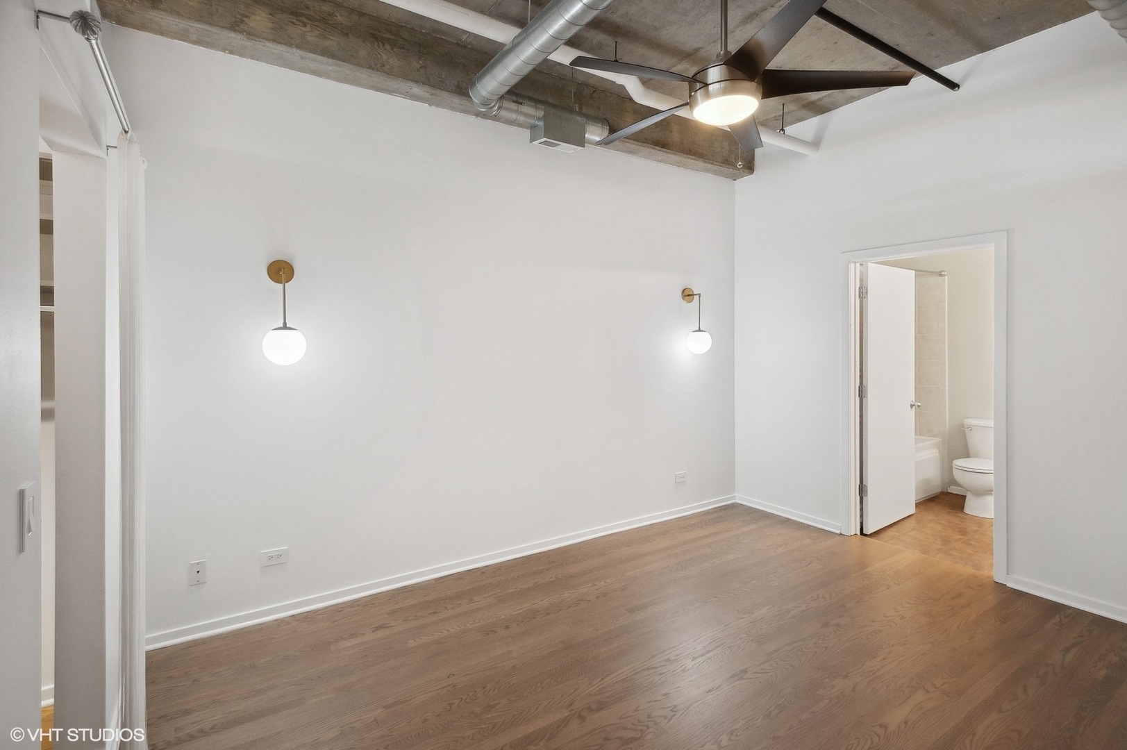 1000 W Adams Street Unit: 813