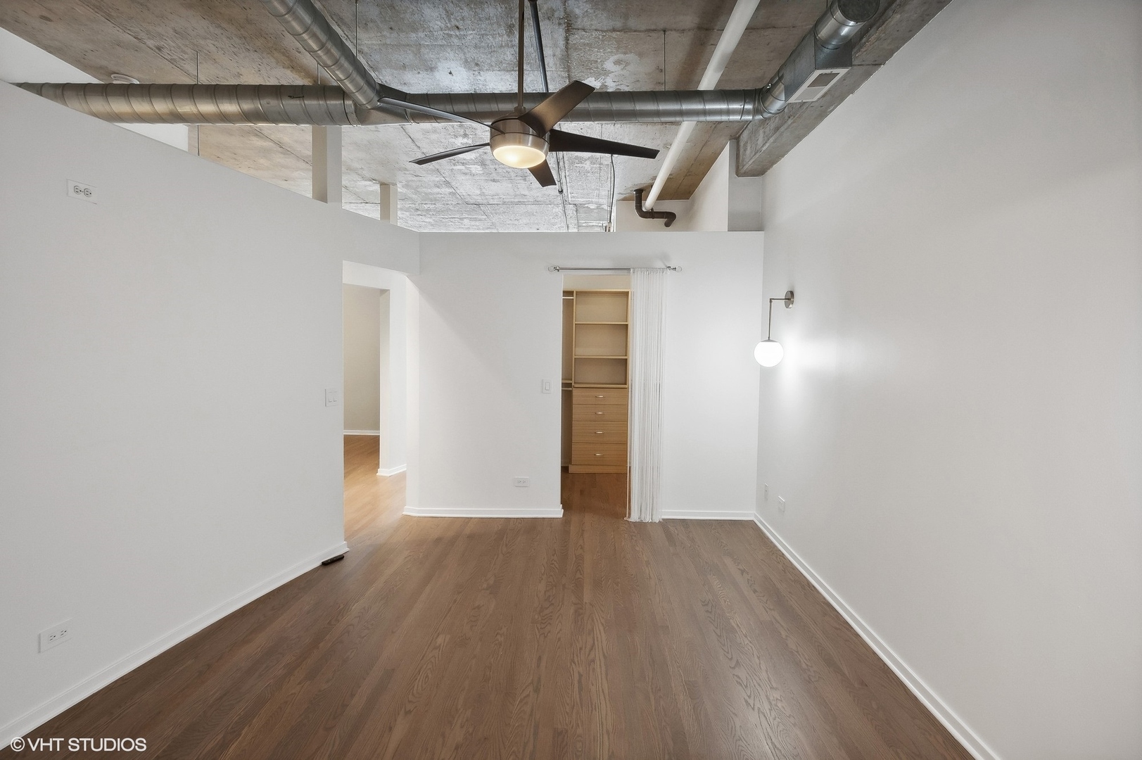 1000 W Adams Street Unit: 813
