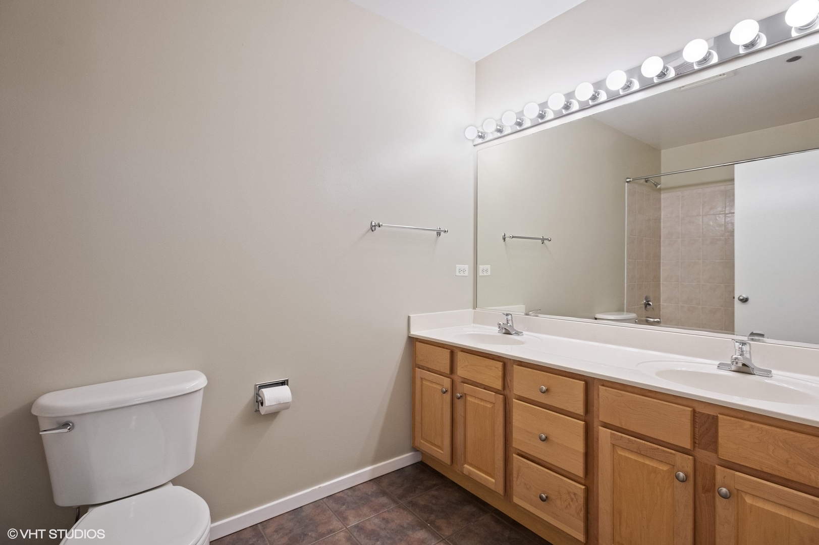 1000 W Adams Street Unit: 813