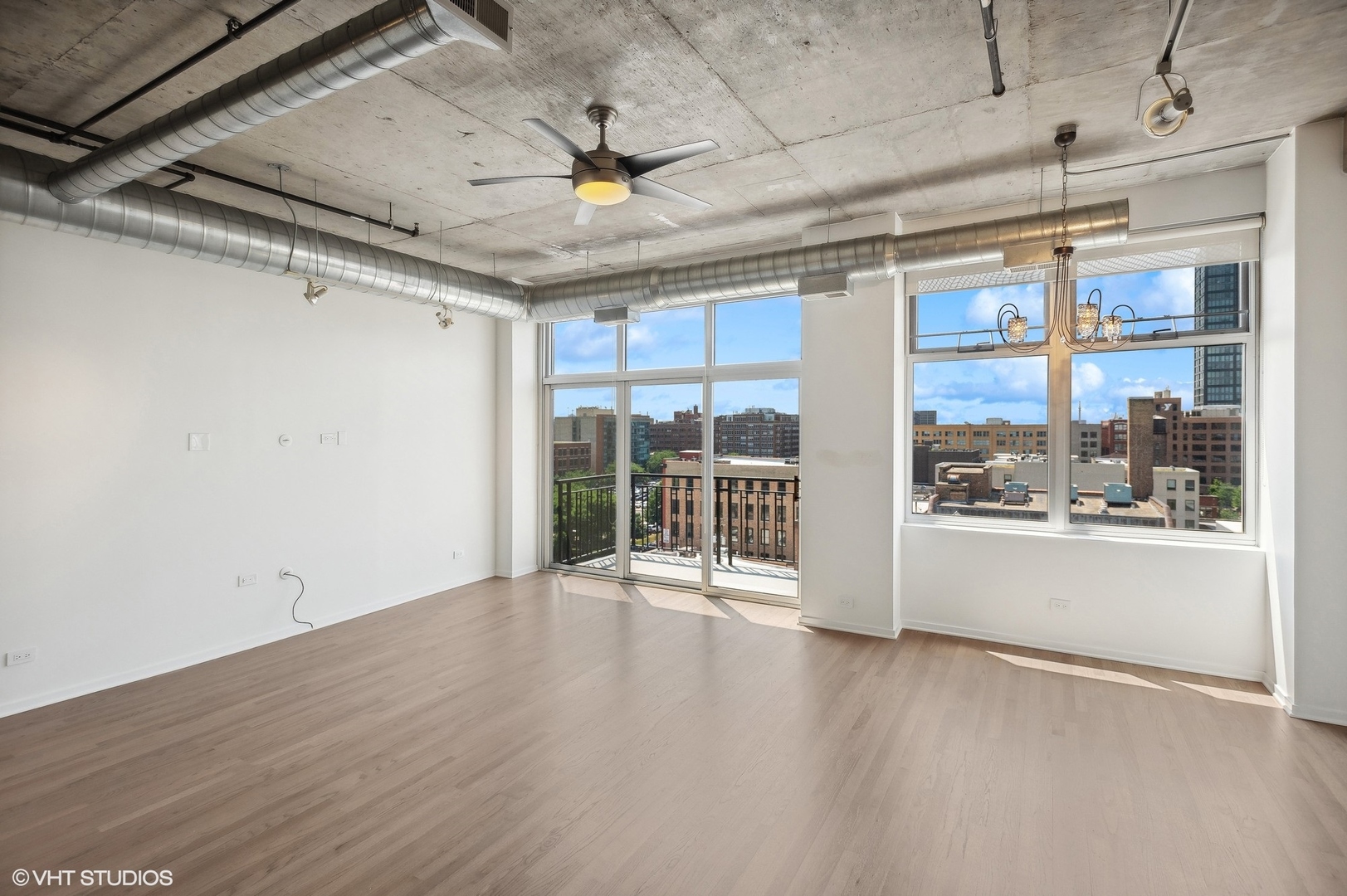 1000 W Adams Street Unit: 813