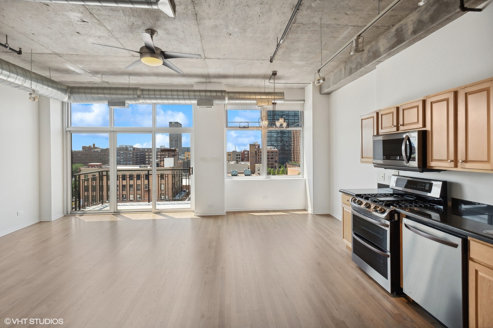 1000 W Adams Street Unit: 813