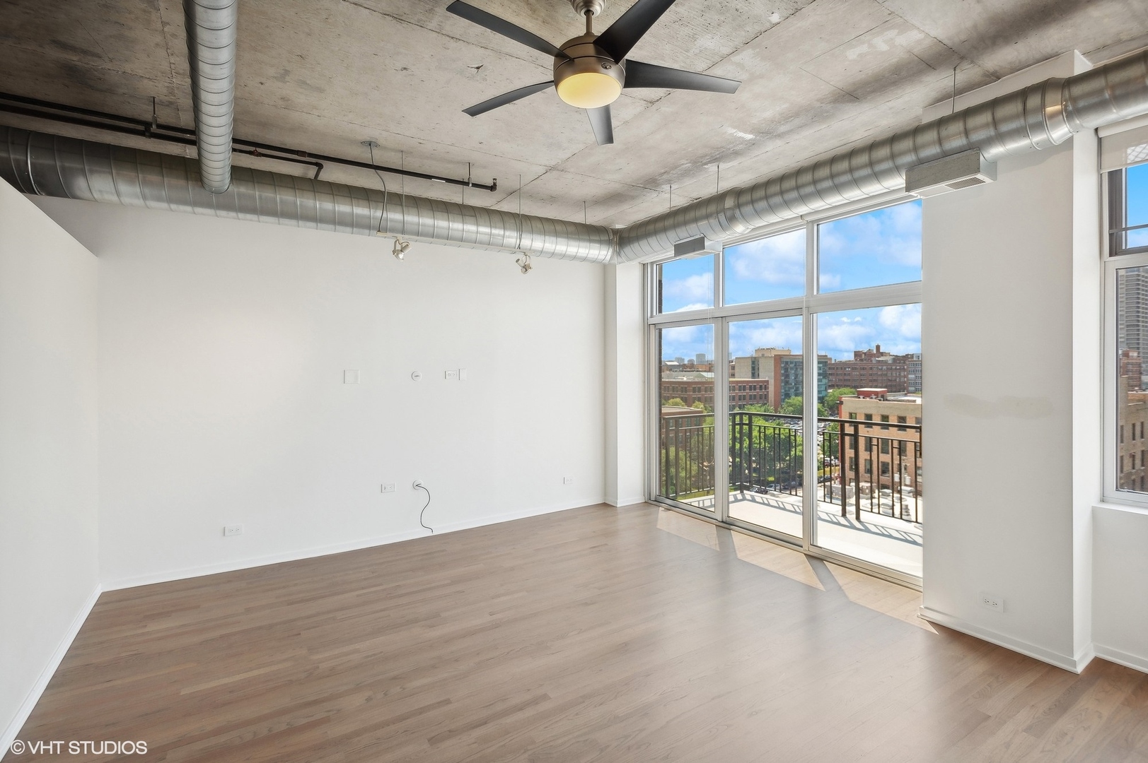 1000 W Adams Street Unit: 813