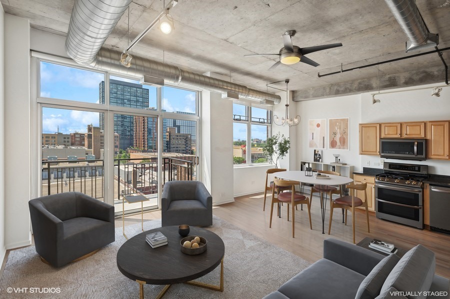 1000 W Adams Street Unit: 813
