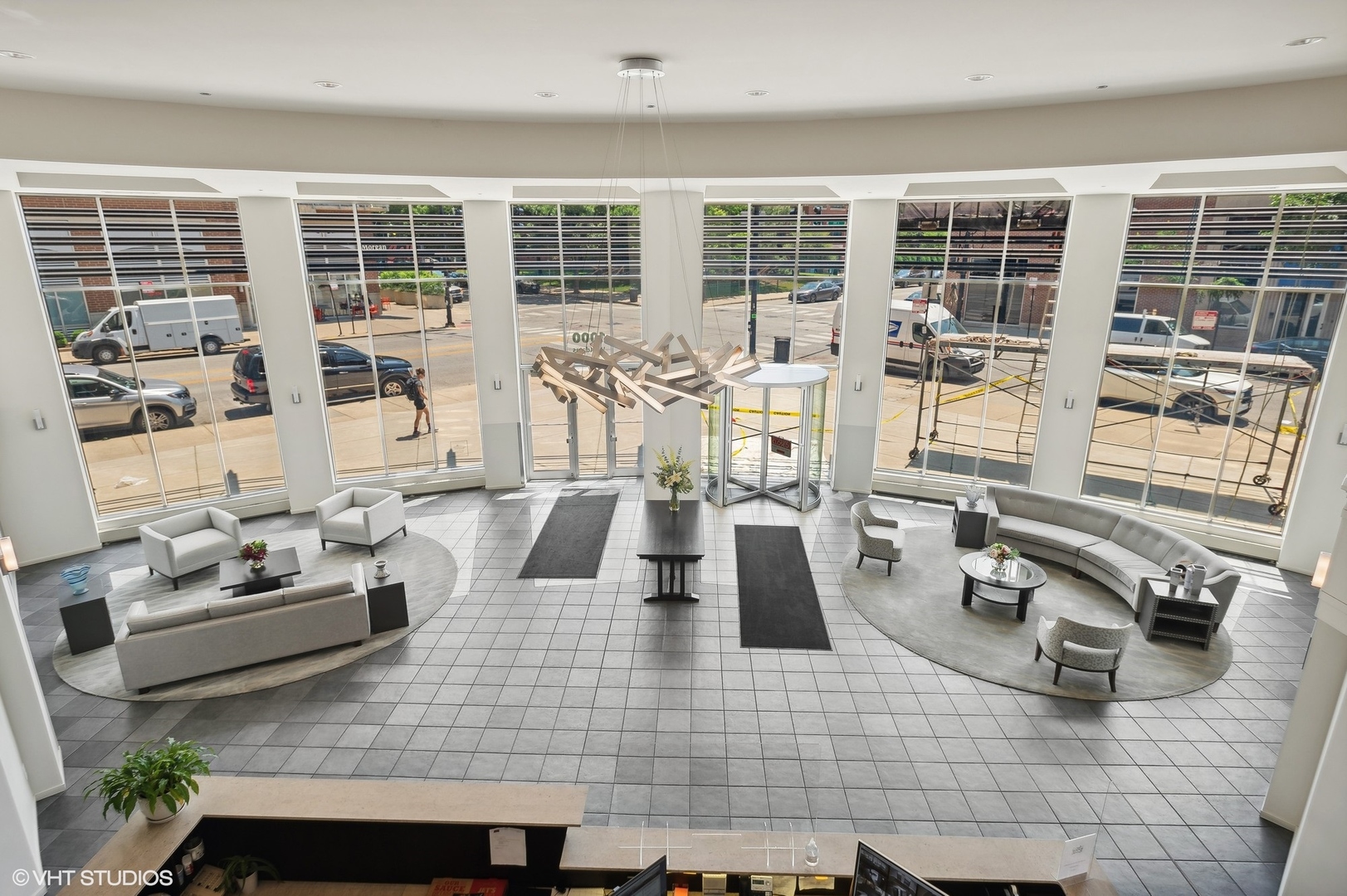 1000 W Adams Street Unit: 813